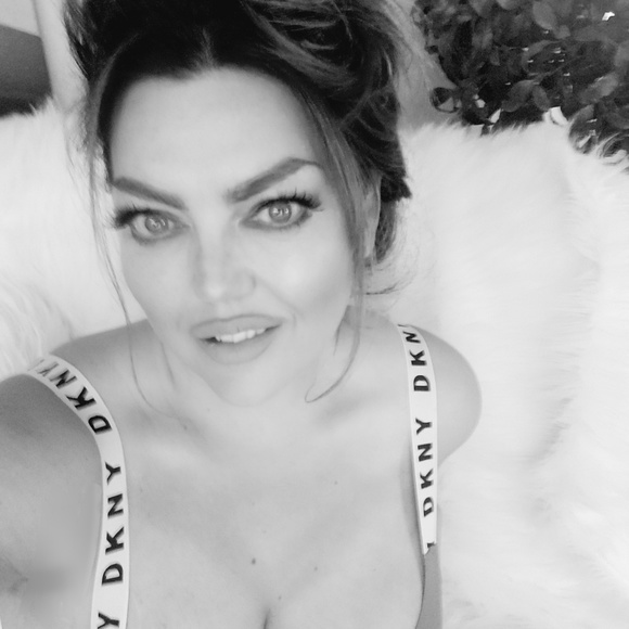 Meet your Posher, Lisa - Picture 1 of 1